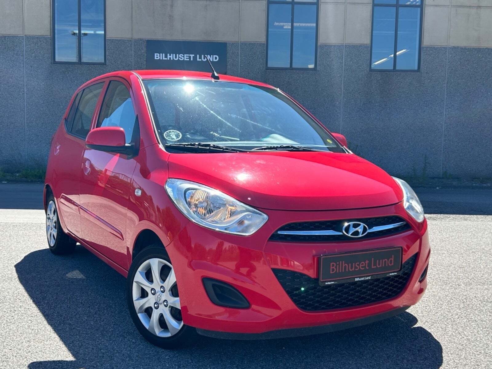 Rød Hyundai i10 fra 2013