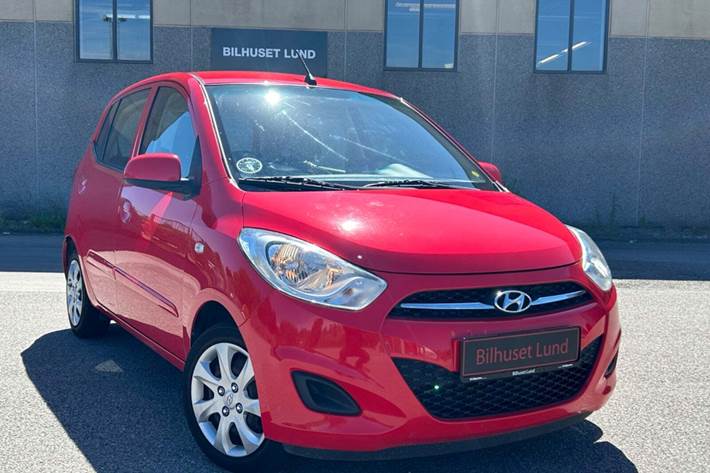 Rød Hyundai i10 fra 2013