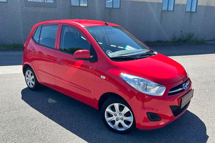 Rød Hyundai i10 fra 2013