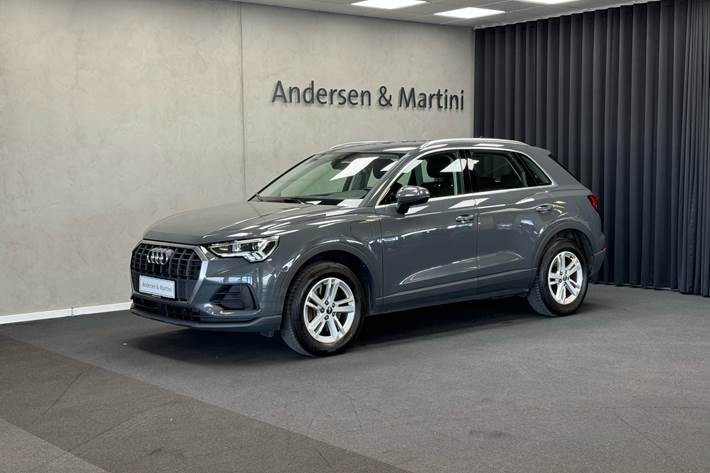 Grå Audi Q3 fra 2021