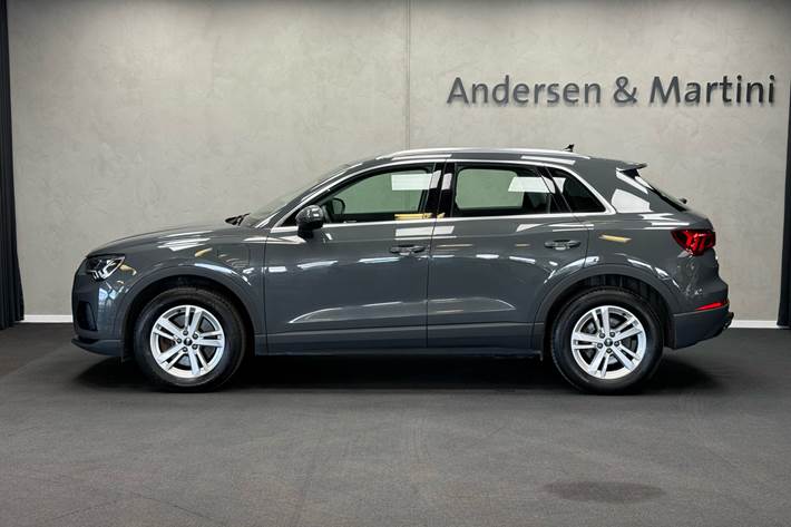 Grå Audi Q3 fra 2021