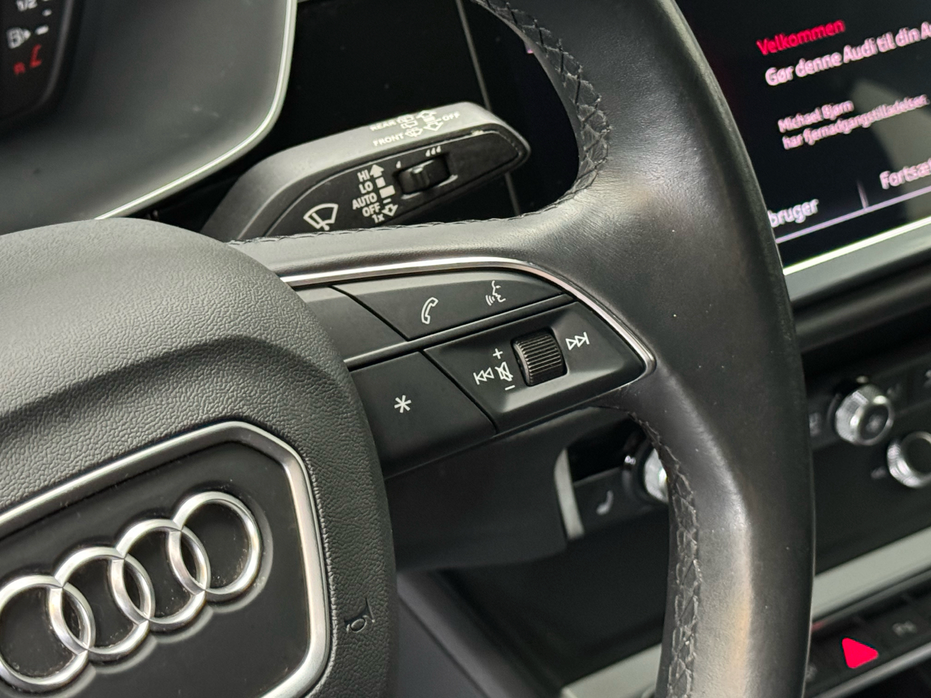 Grå Audi Q3 fra 2021