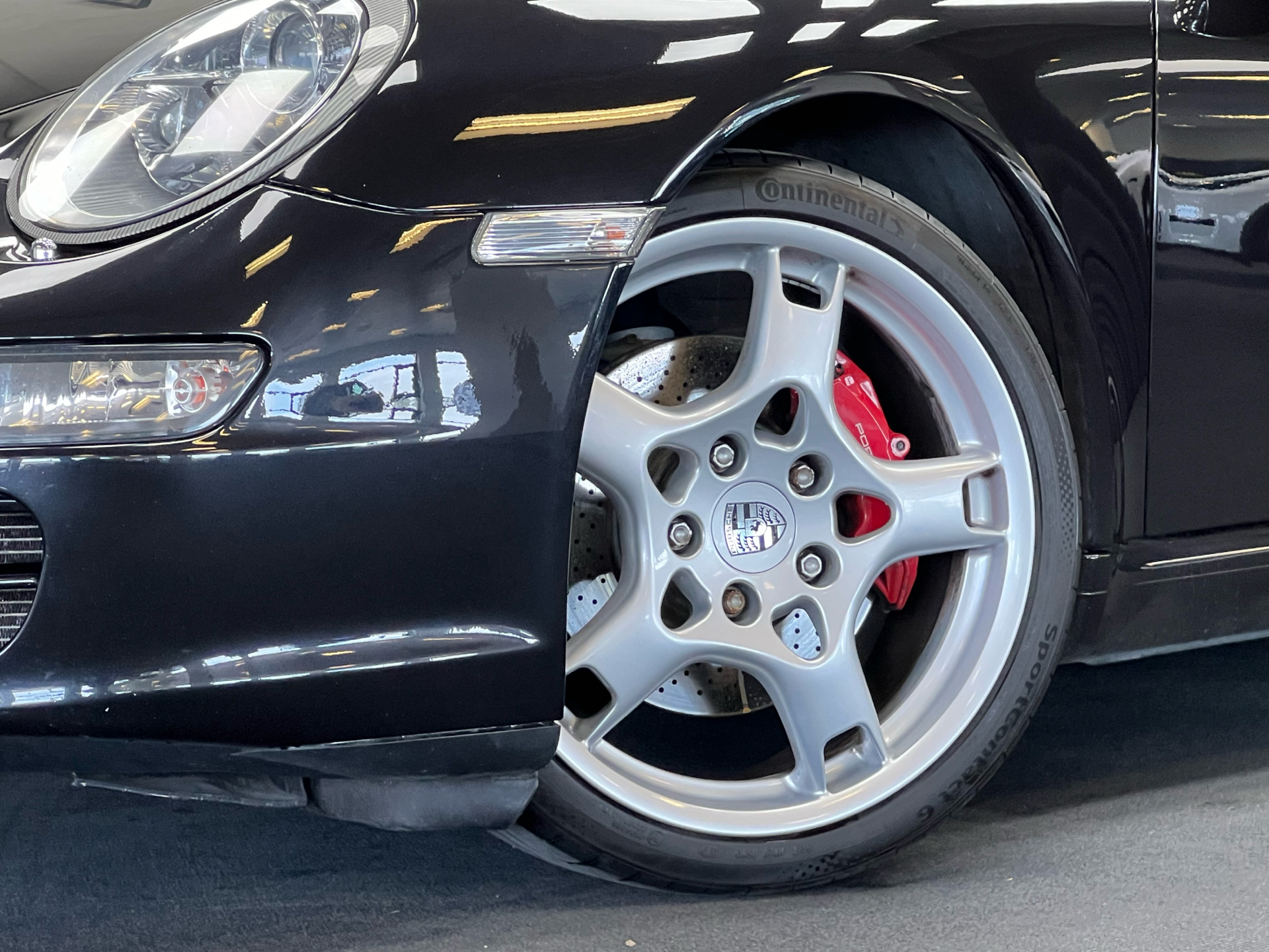 Sort Porsche 911 fra 2005