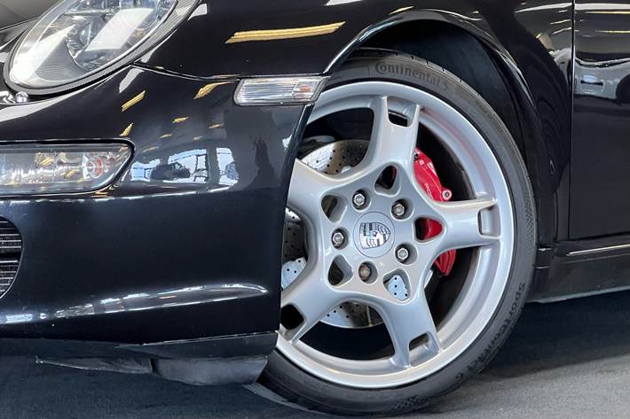 Sort Porsche 911 fra 2005