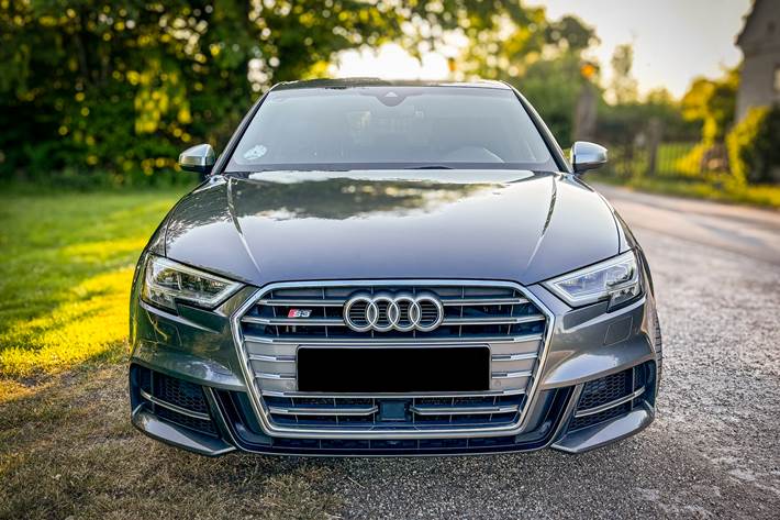 Grå Audi S3 Sportback fra 2017