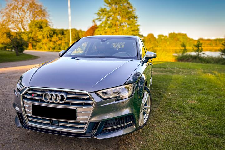 Grå Audi S3 Sportback fra 2017