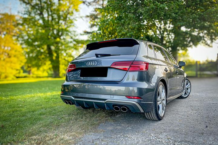 Grå Audi S3 Sportback fra 2017