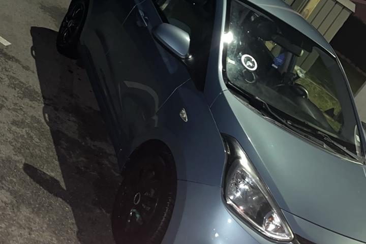 Blå Hyundai i10 fra 2015