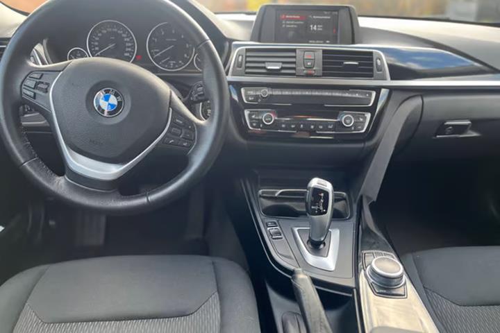 Sort BMW 3-Serie fra 2019