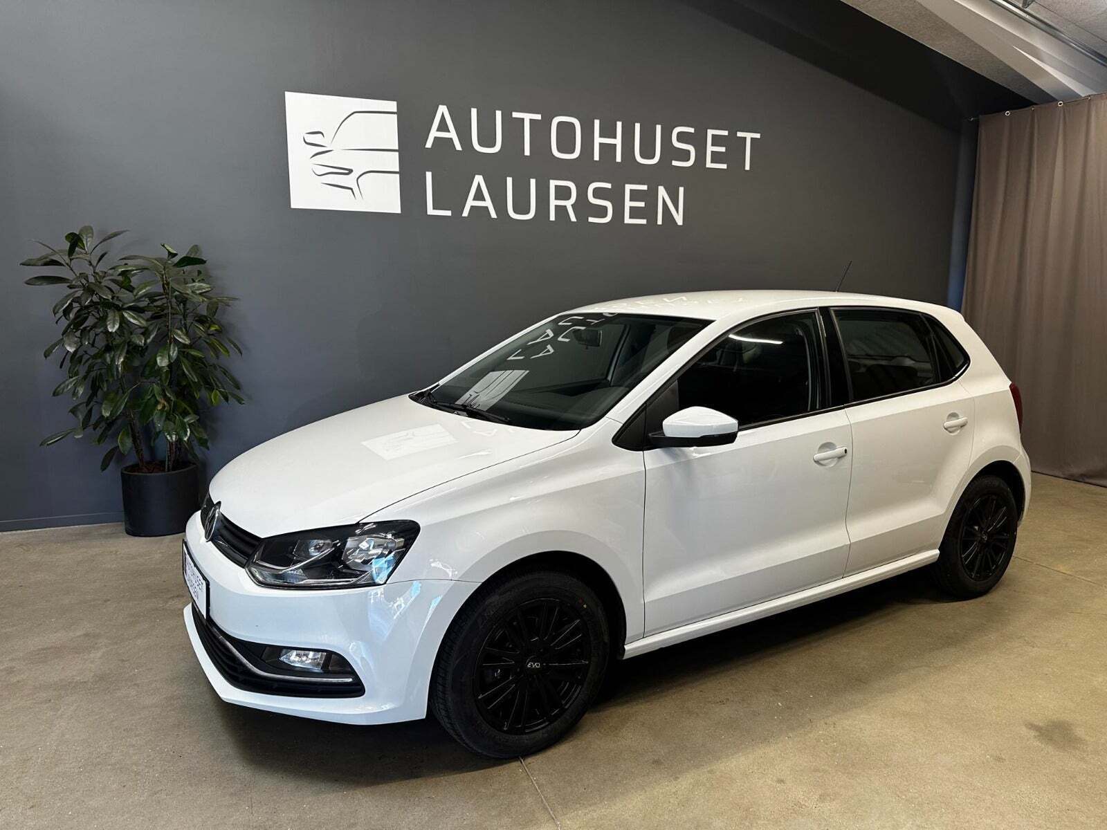 Gul VW Polo fra 2014