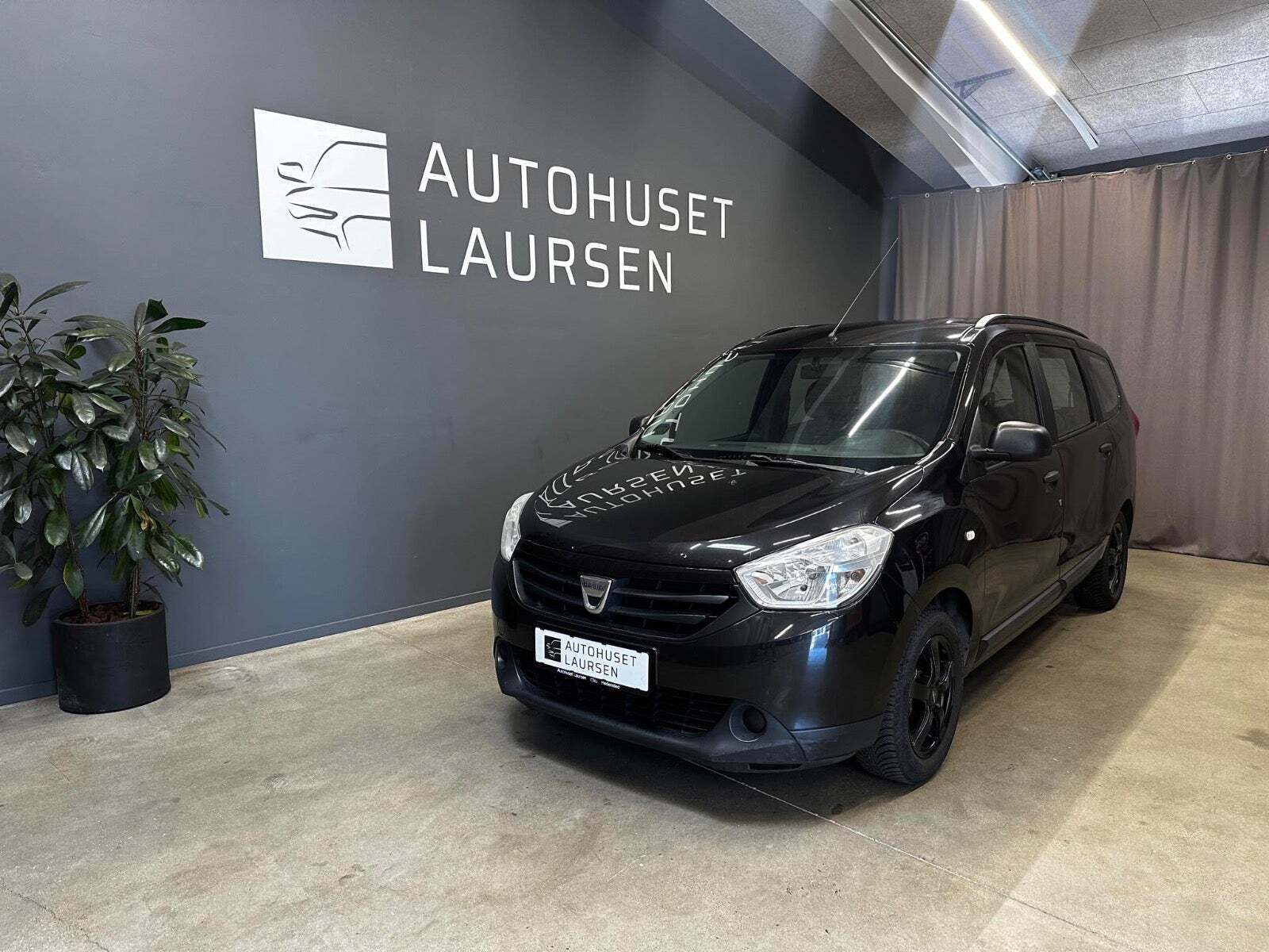 Sort Dacia Lodgy fra 2013 set udefra