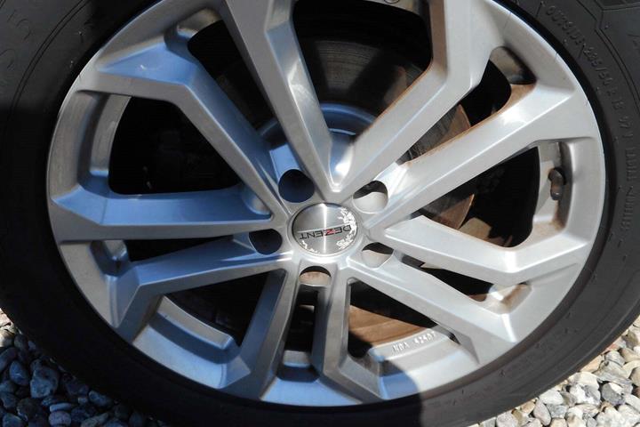 Sølv VW Tiguan fra 2014