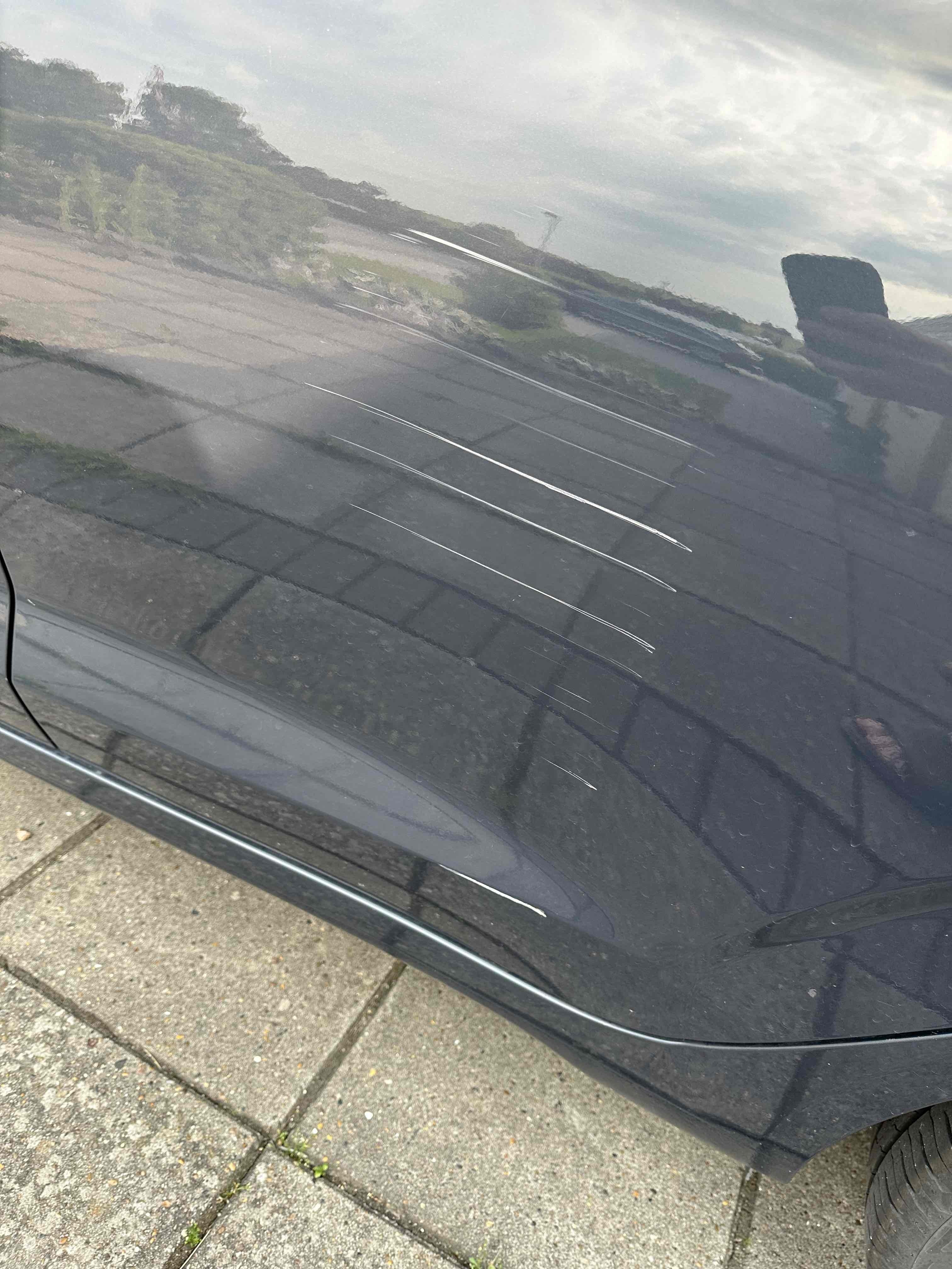 Grå Hyundai i10 fra 2021