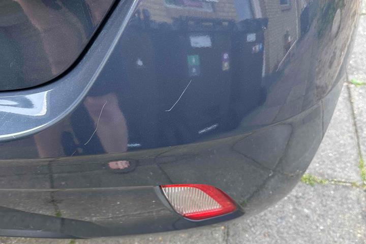Grå Hyundai i10 fra 2021