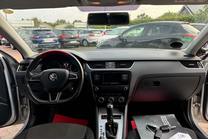 Sølv Skoda Octavia fra 2017