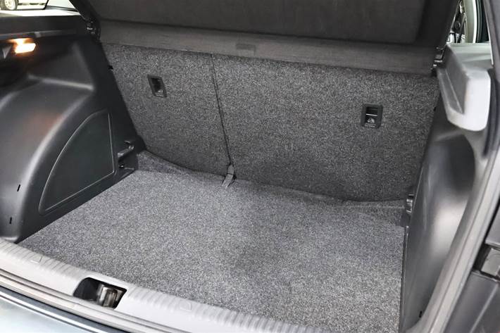 Grå Skoda Rapid fra 2016