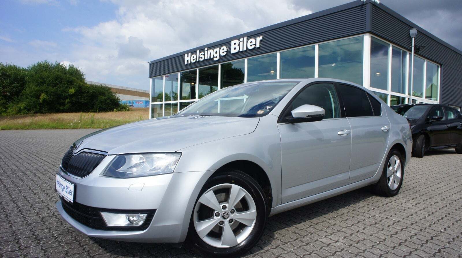 Sølv Skoda Octavia fra 2014 set udefra