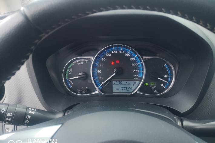 Blå Toyota Yaris fra 2016