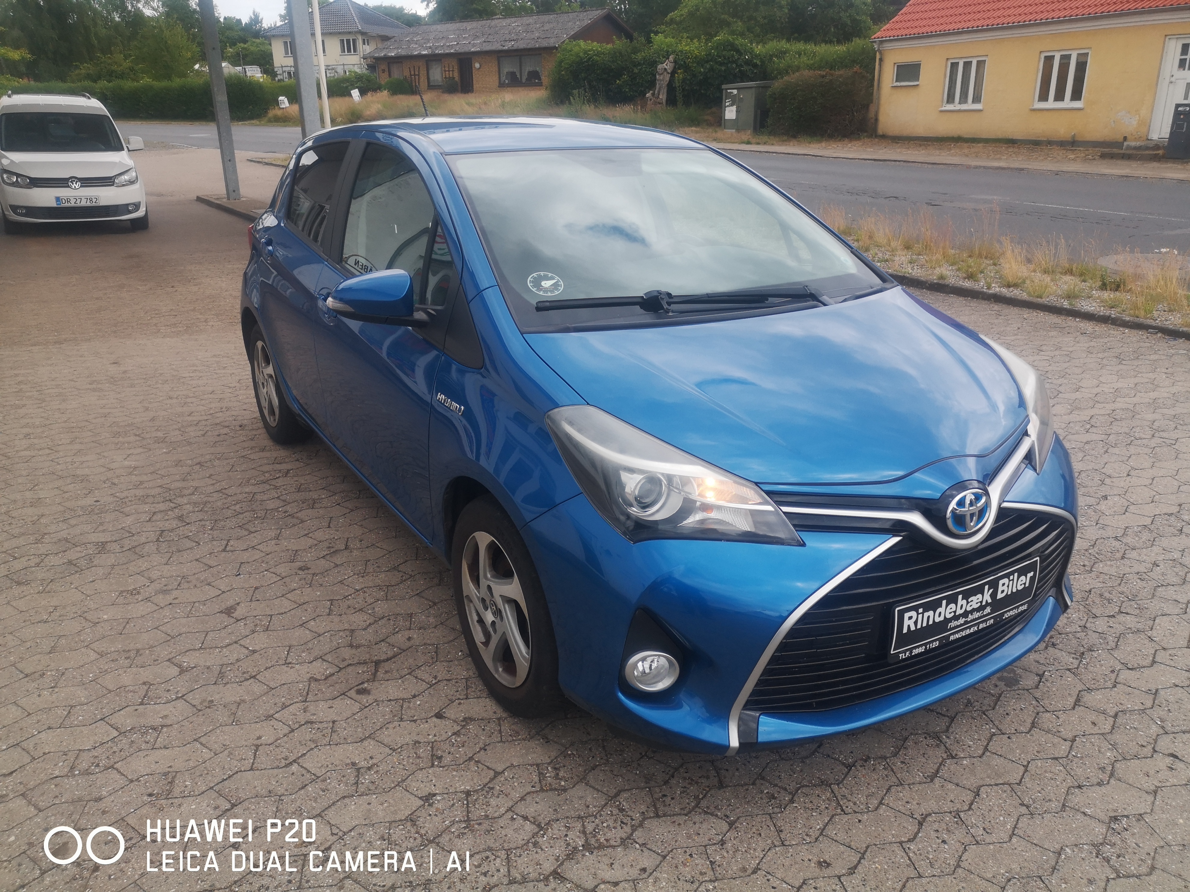 Blå Toyota Yaris fra 2016