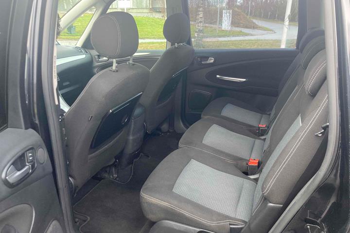 Sort Ford Galaxy fra 2010