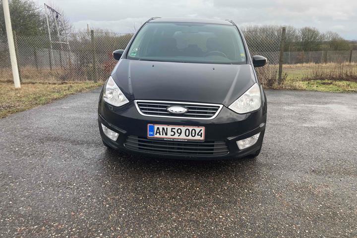 Sort Ford Galaxy fra 2010