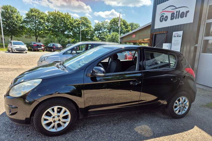 Grøn Hyundai i20 fra 2011