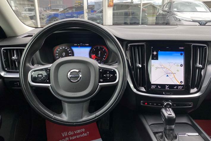 Hvid Volvo V60 fra 2020