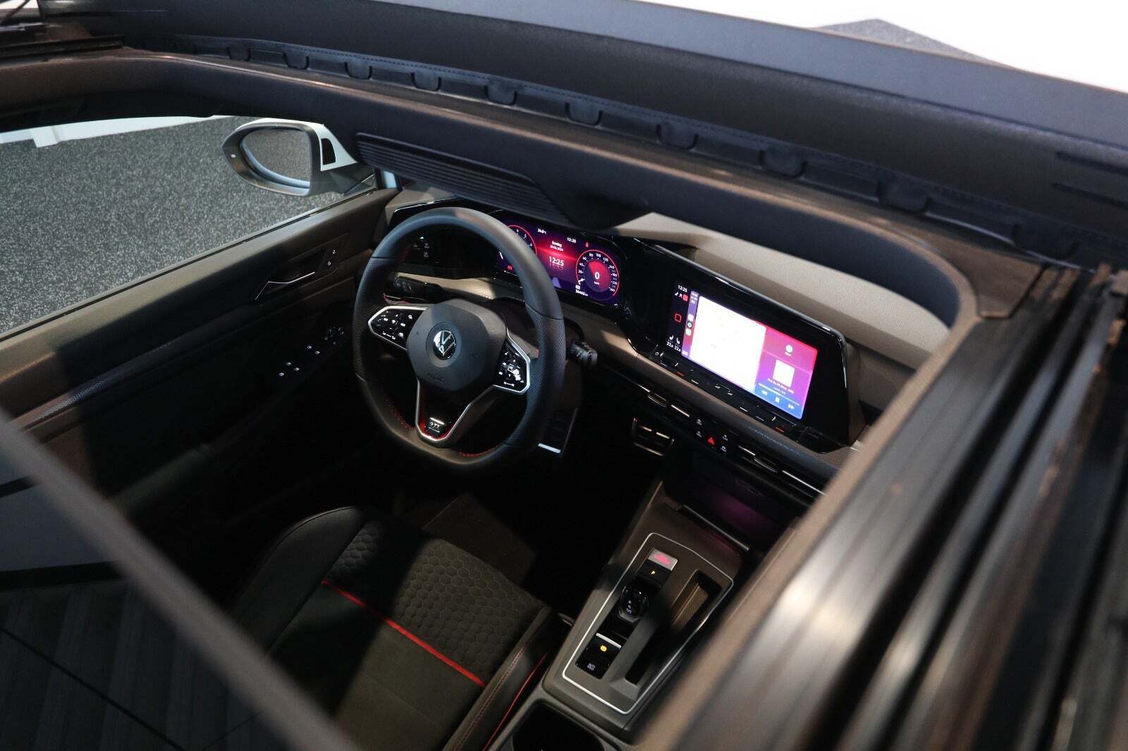 Hvid VW Golf VIII fra 2021