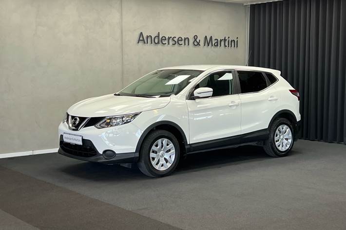 Hvid Nissan Qashqai fra 2017 set udefra
