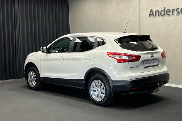 Hvid Nissan Qashqai fra 2017 set udefra