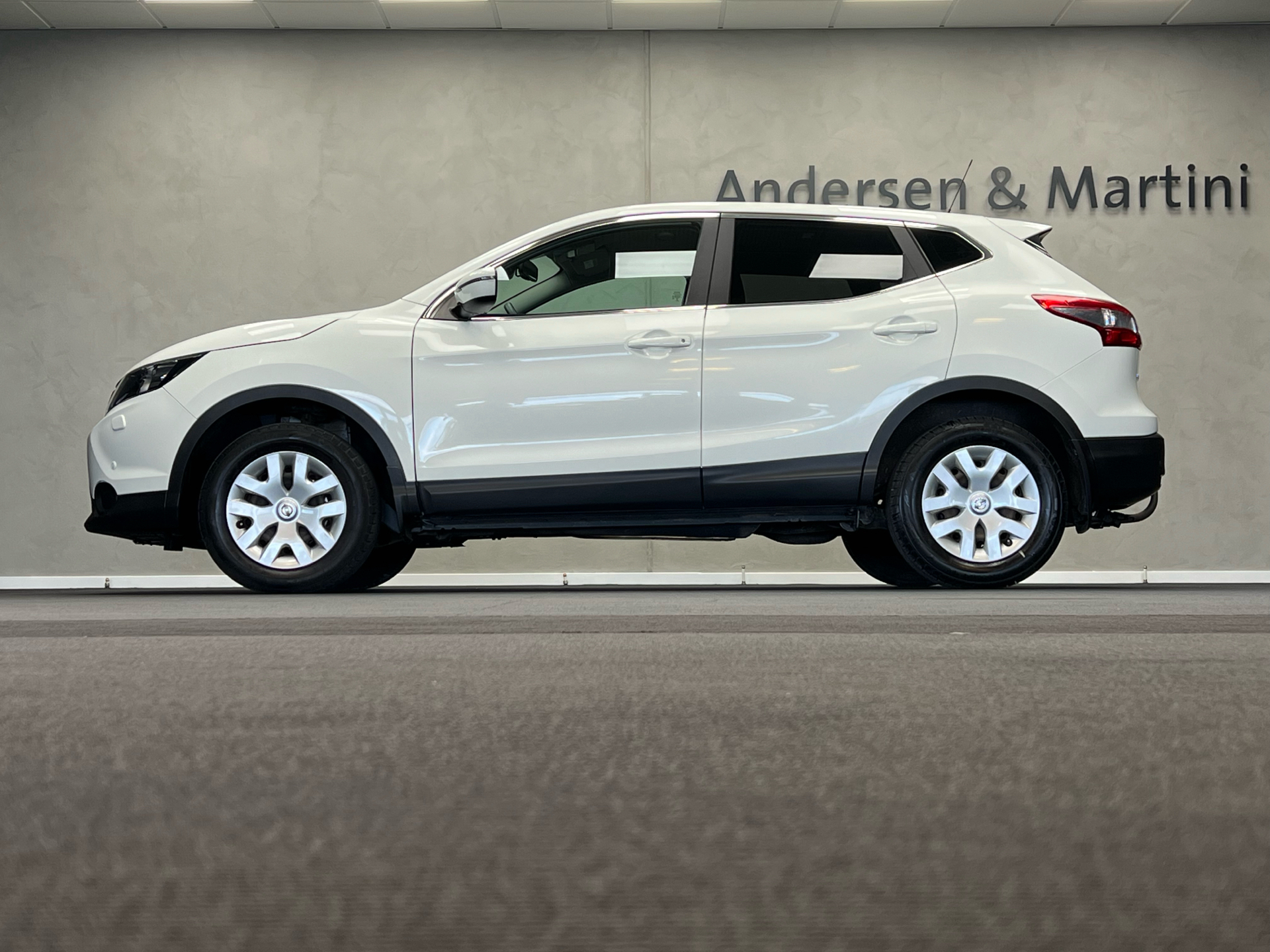 Hvid Nissan Qashqai fra 2017