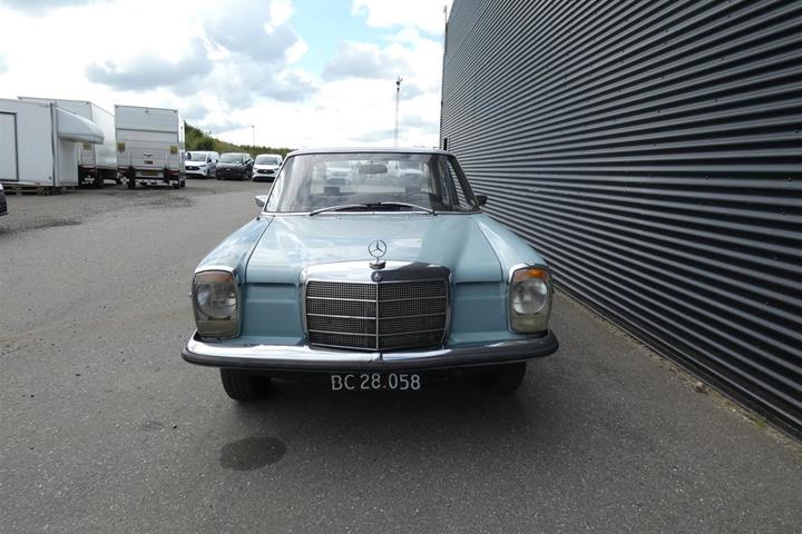 undefined Mercedes 200 fra 1969