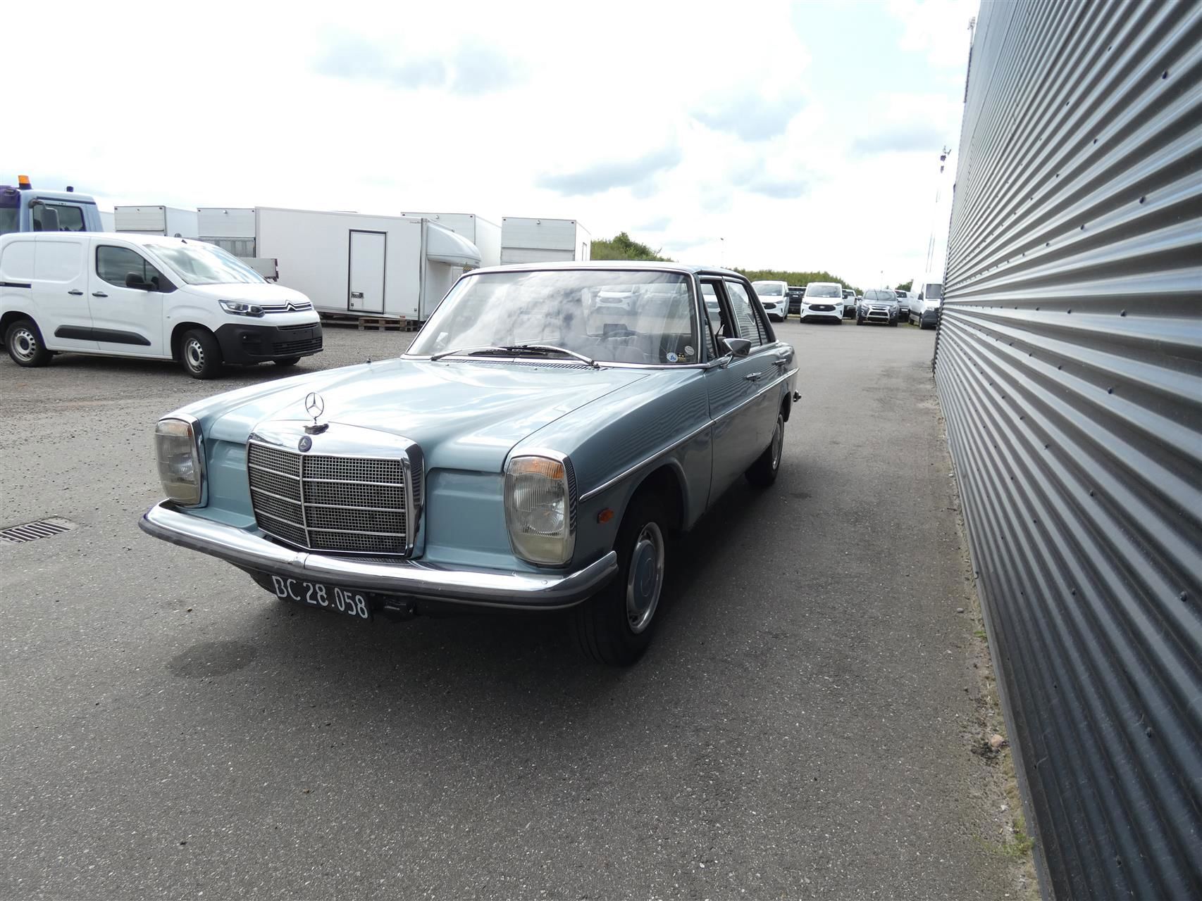 undefined Mercedes 200 fra 1969