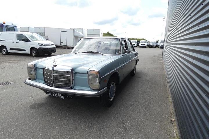 undefined Mercedes 200 fra 1969