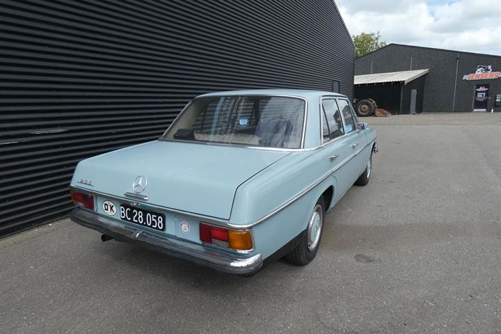 undefined Mercedes 200 fra 1969