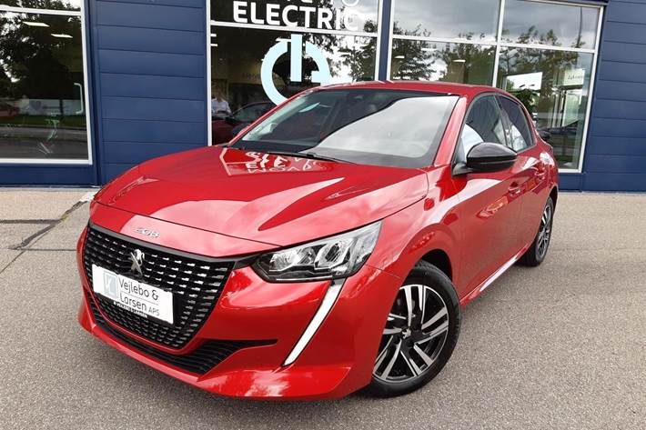 Rød Peugeot 208 fra 2023
