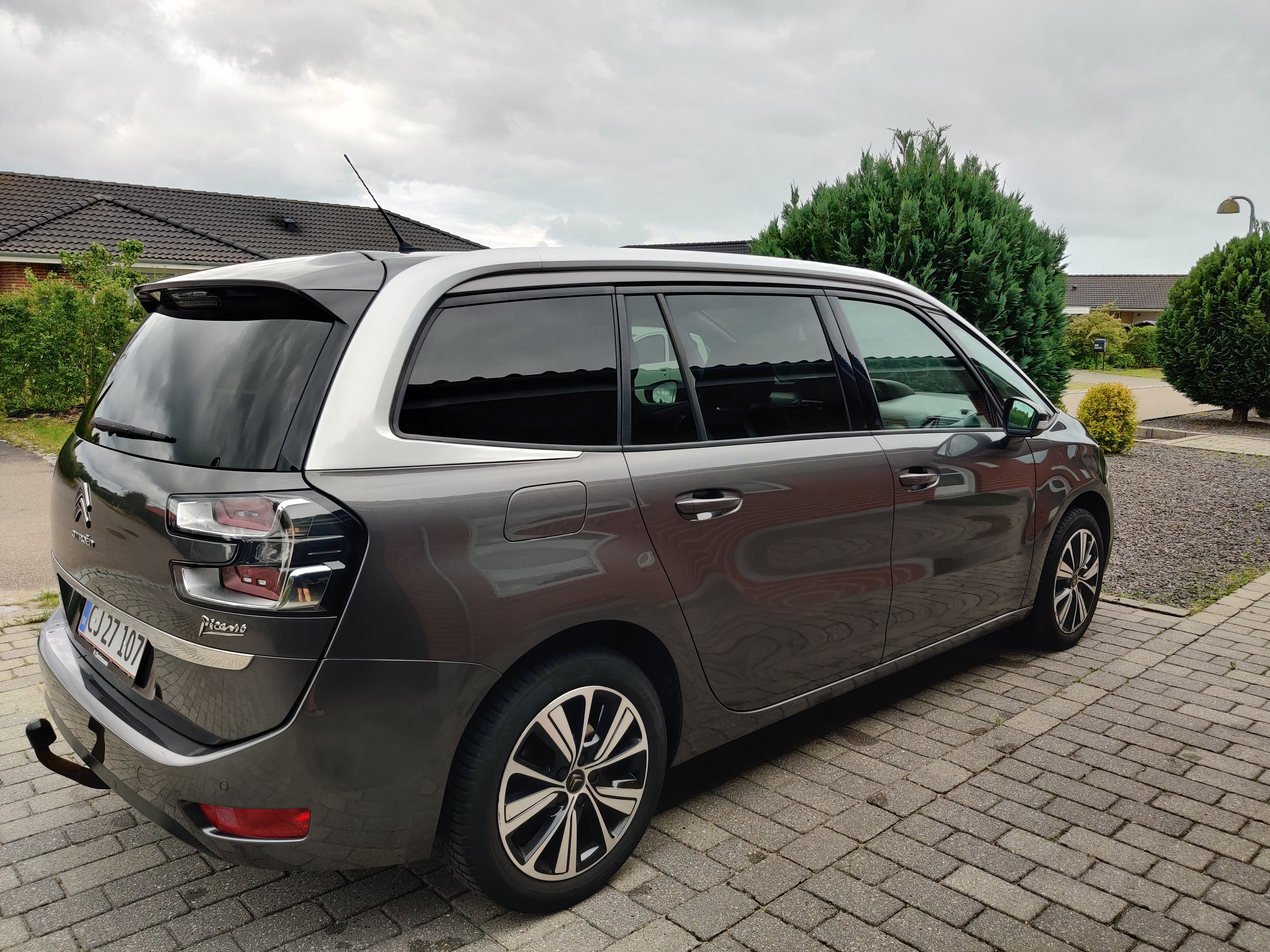 Grå Citroën Grand C4 Picasso fra 2019