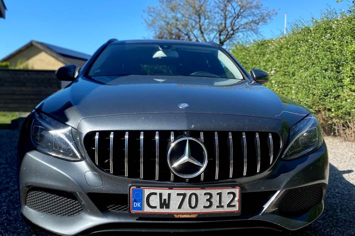 Grå Mercedes C-Klasse fra 2016