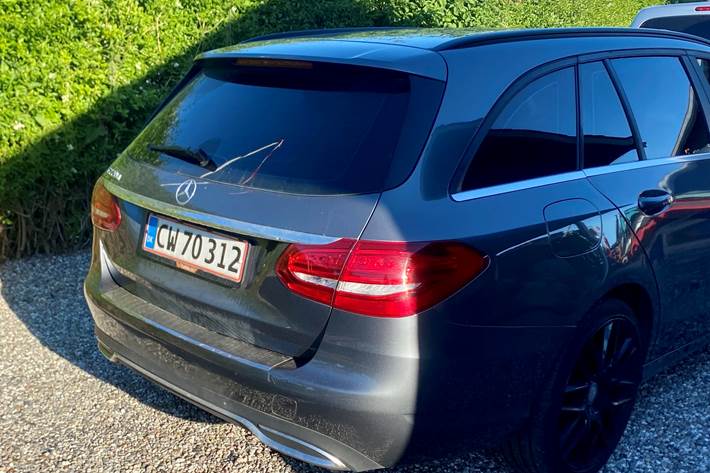 Grå Mercedes C-Klasse fra 2016