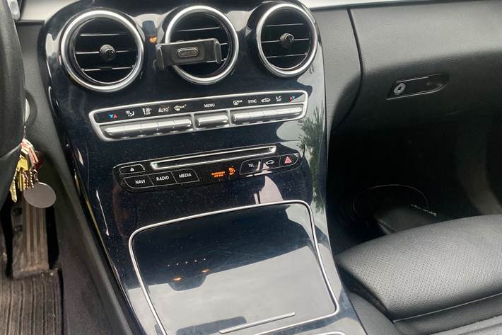 Grå Mercedes C-Klasse fra 2016