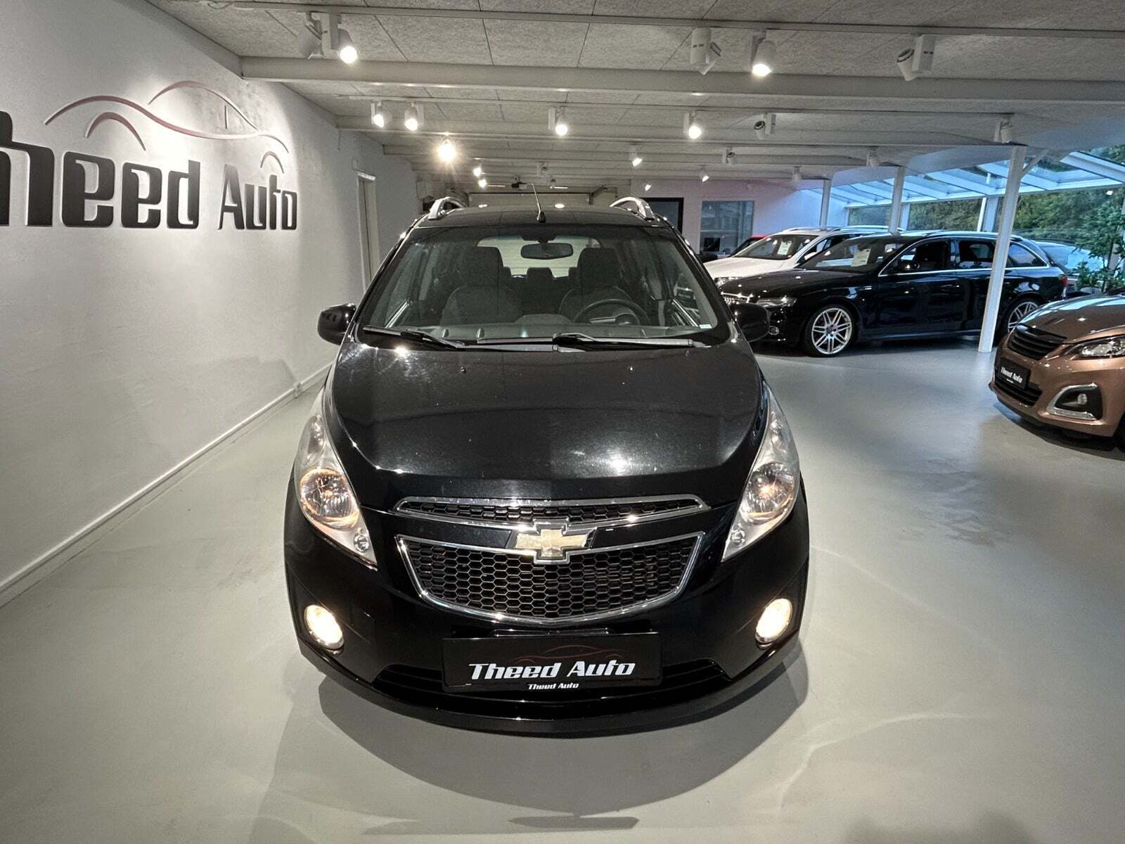 Sort Chevrolet Spark fra 2010 set udefra