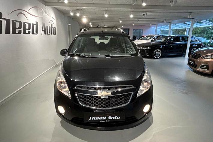Sort Chevrolet Spark fra 2010 set udefra