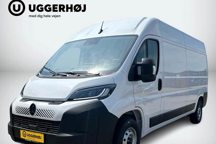 Hvid Citroën Jumper 33 fra 2025 set udefra