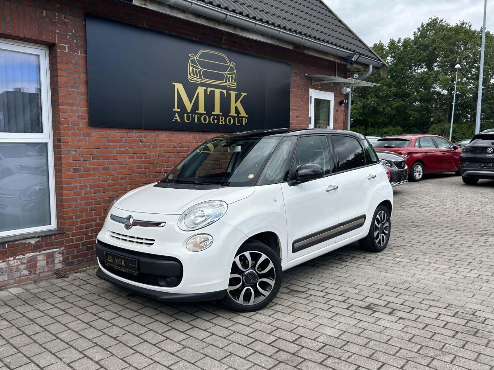 Hvid Fiat 500L fra 2012