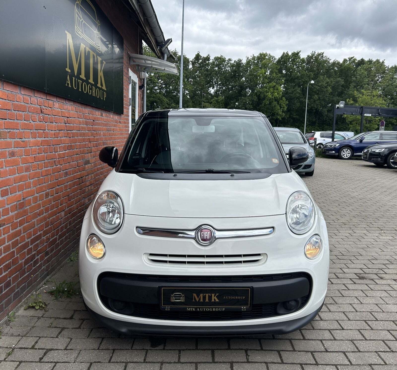 Hvid Fiat 500L fra 2012