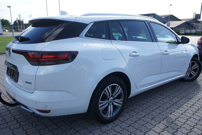 Hvid Renault Megane IV fra 2021
