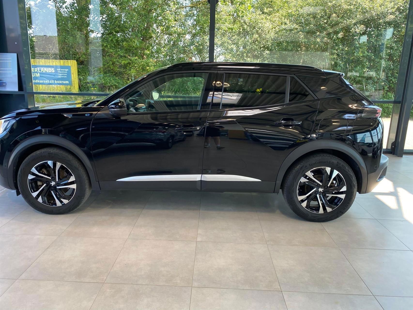 Sort Peugeot e-2008 fra 2022