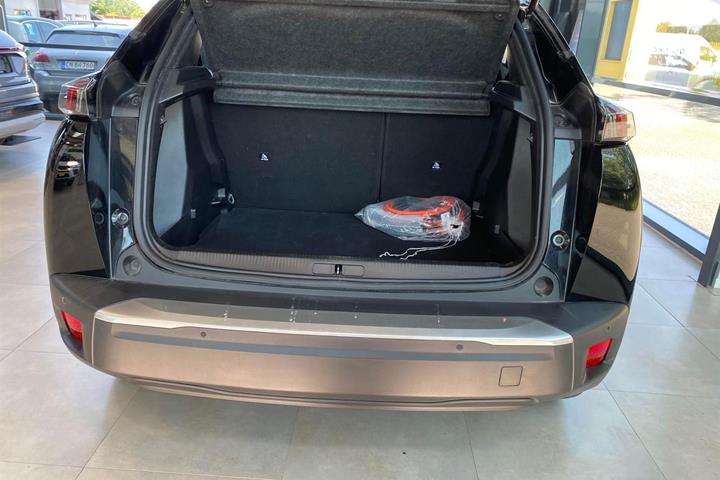 Sort Peugeot e-2008 fra 2022