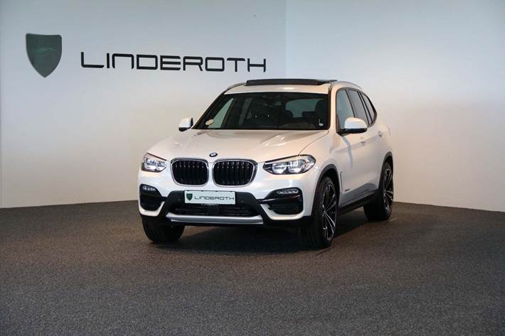 Hvid BMW X3 fra 2018 set udefra