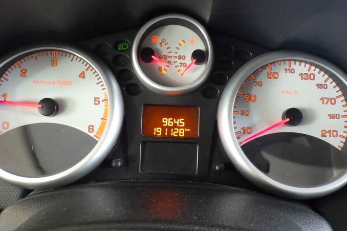 Sort Peugeot 207 fra 2010